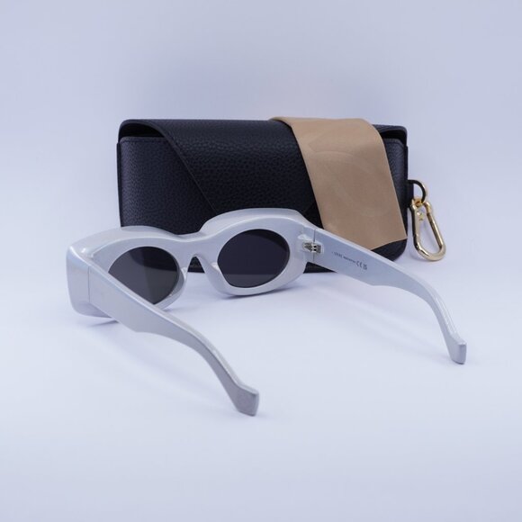 Loewe LW40033I 24C Rectangle Sunglasses – Pearlescent Silver/Silver Mirror - Picture 12 of 12